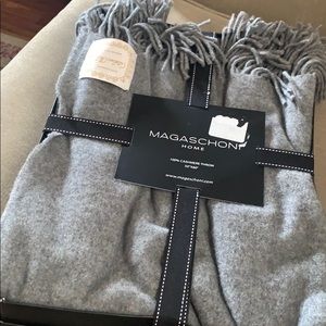 NWT Magaschoni Home 100% Cashmere Throw 50”x60”
